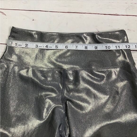 Mira Rae Silver Laila Metallic Capri Leggings - Picture 6 of 12
